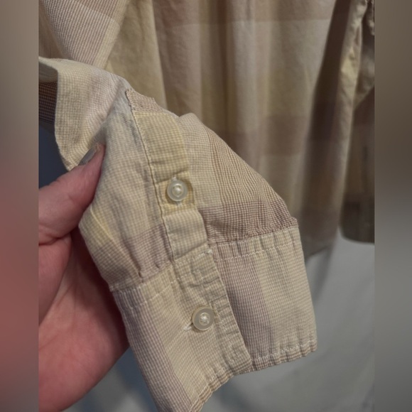 Everlane Women's Cream Button Down Shirt - Picture 5 of 13